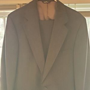Men's Ralph Lauren Suit 100% lightweight wool